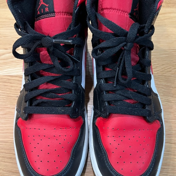 Air Jordan 1 Mid - Picture 3 of 7